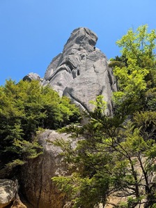 大ヤスリ岩