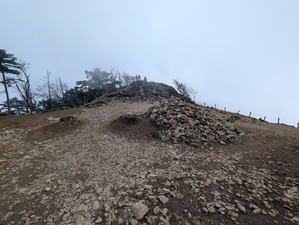 雷岩