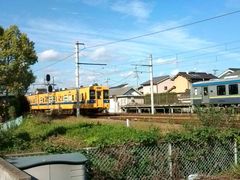 F1000037