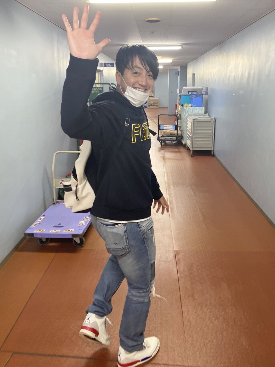 朗報 ロッテ澤村 爽やか青年になる Baseball Timeline