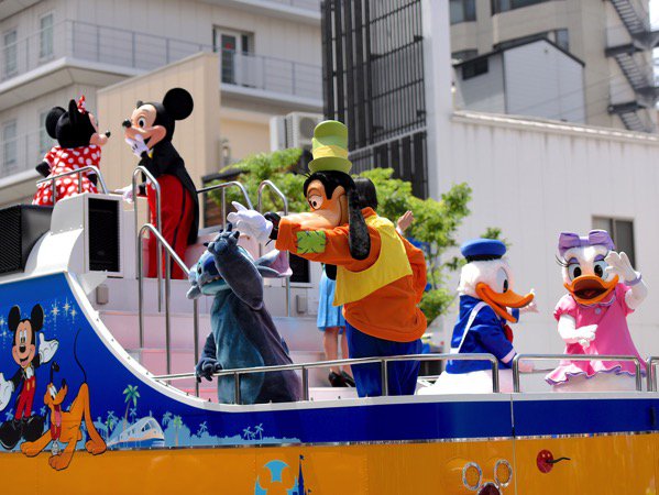 大盛況 ディズニーのきらきらパレードは6万人の大盛況だったようです ディズニーありがとう 熊本チャンネル 熊チャン