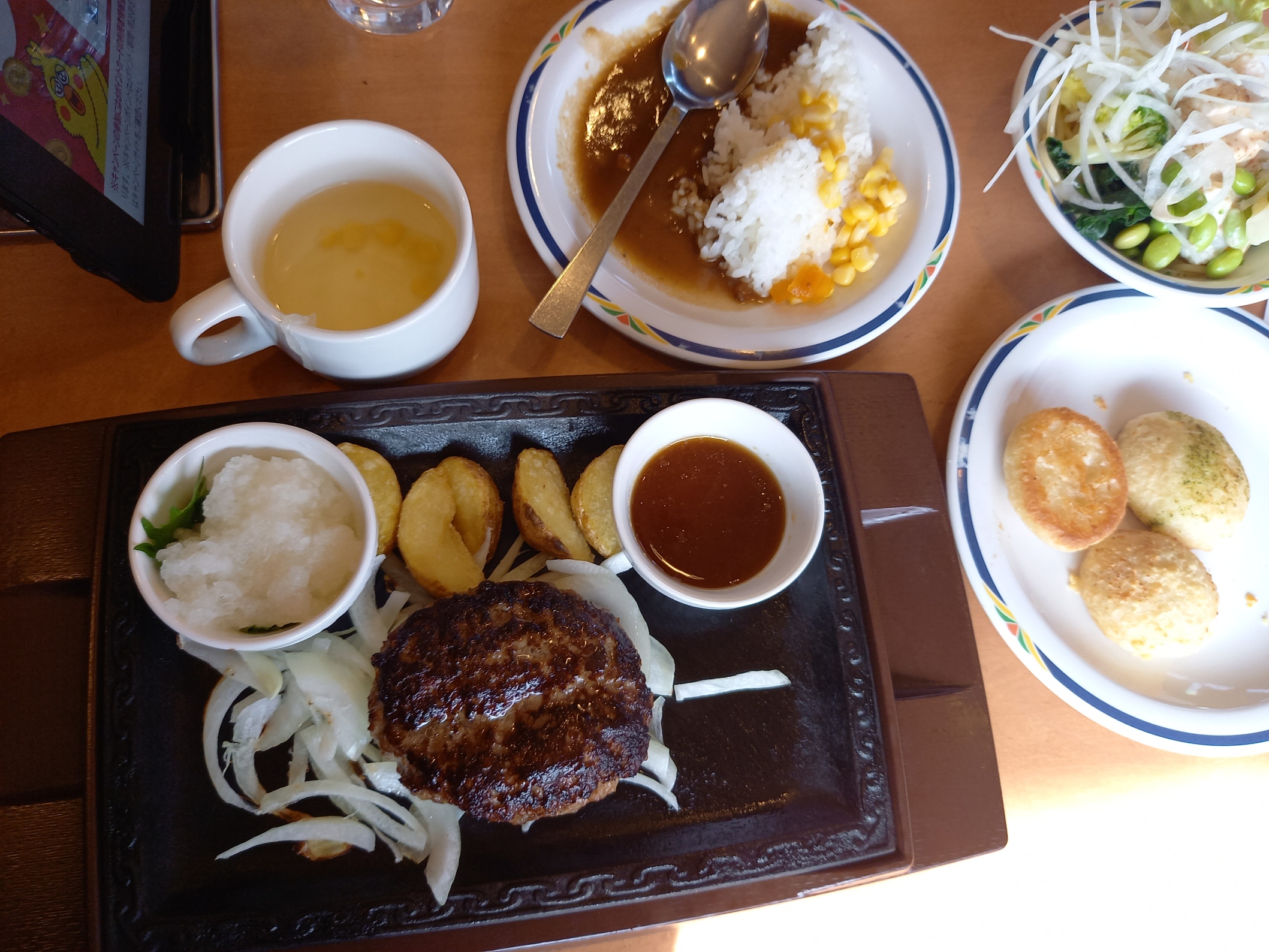 くまじろうママと撮影デ ト 定例の病院帰りに初めてのステーキガストでハンバーグランチ ライス カレー パン スープ サラダ デザートの食べ放題に行ってきました O クマジー王国のくまじろう くまじろうママと撮影デ ト 定例の病院帰りに初めてのステーキガストでハンバーグランチ ライス カレー パン スープ サラダ デザートの食べ放題に行ってきました O クマジー王国のくまじろう