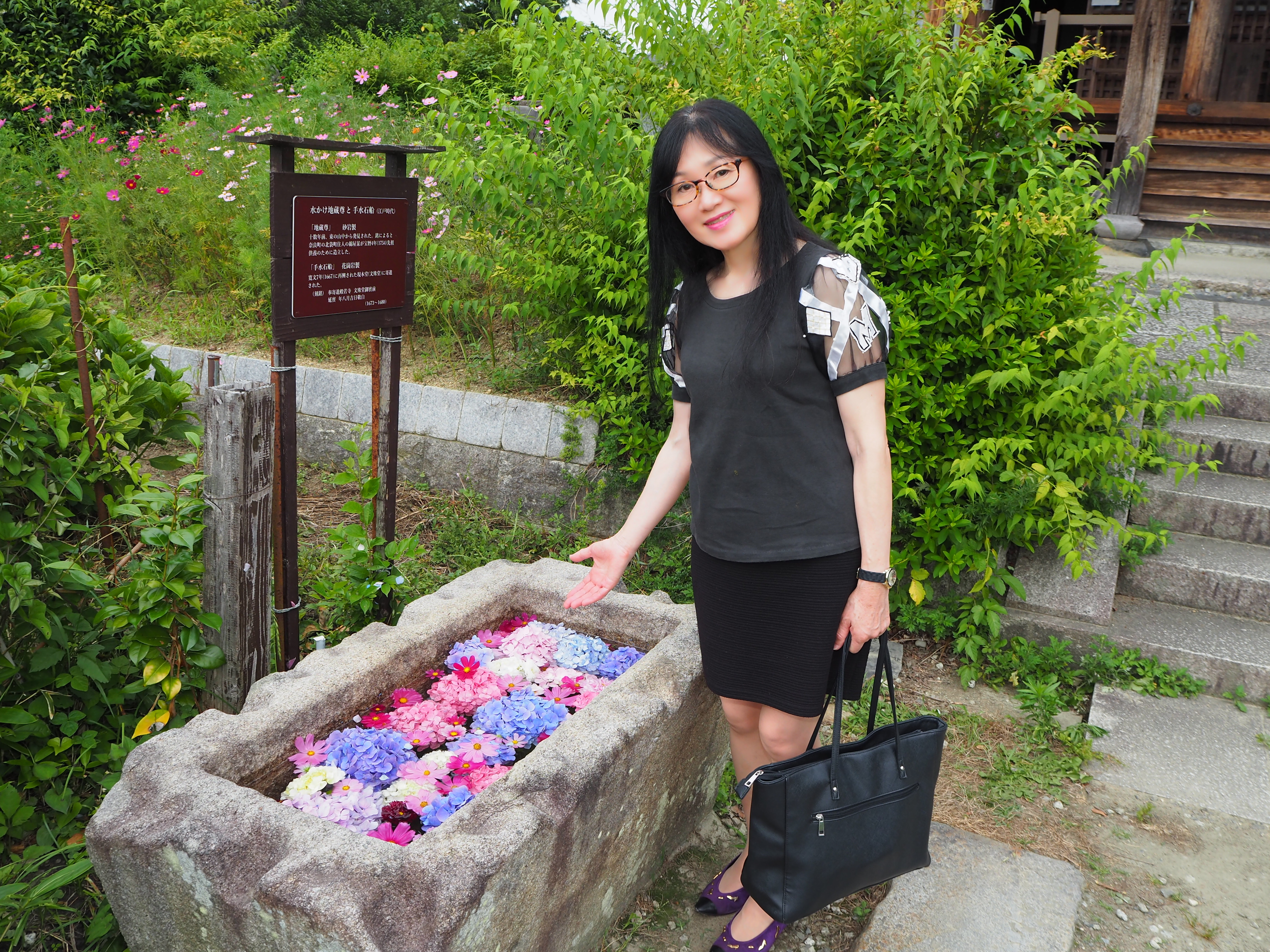 くまじろうママとデ ト コスモス寺で有名な奈良の般若寺は春コスモスと紫陽花と石仏と虫たちが共演 手水鉢に浮かんだ秋桜とアジサイが美しい O 般若寺 クマジー王国のくまじろう くまじろうママとデ ト コスモス寺で有名な奈良の般若寺は春コスモスと紫陽花と石仏と虫たちが共演 手水鉢に浮かんだ秋桜とアジサイが美しい O 般若寺 クマジー王国のくまじろう