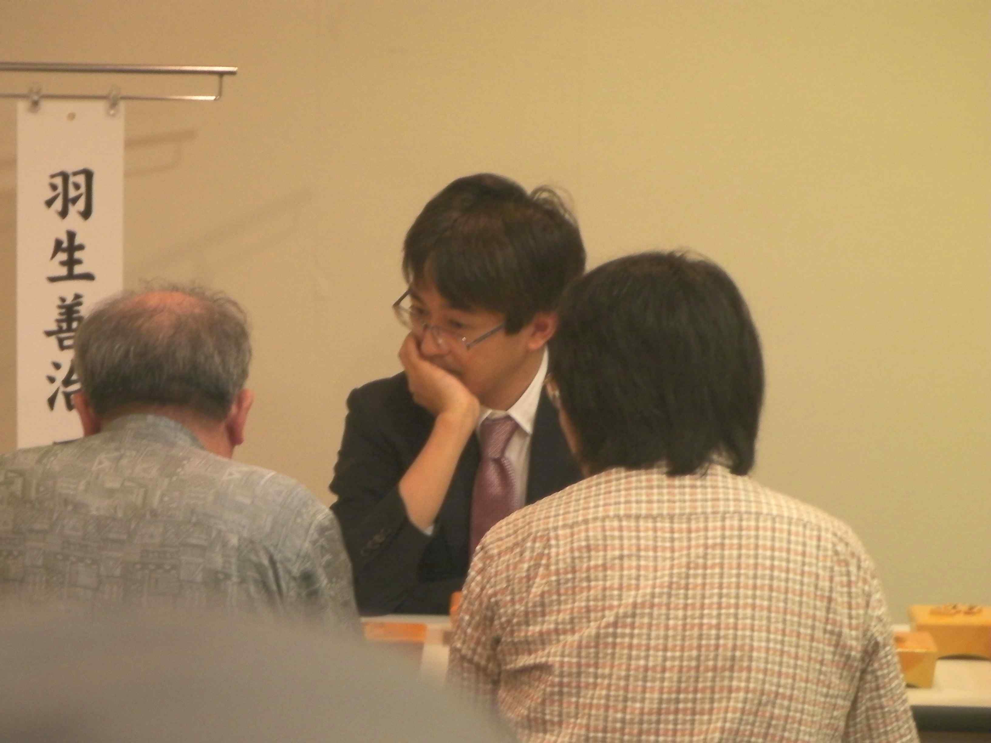 近鉄将棋まつりでの羽生善治四冠 クマジー王国のくまじろう 近鉄将棋まつりでの羽生善治四冠 クマジー王国のくまじろう