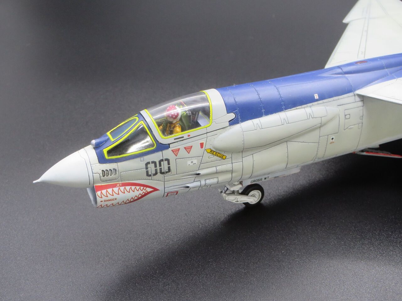 F-8クルセイダー 1/72モデル Hasegawa 1:72 F-8E CRUSADER - YouTube
