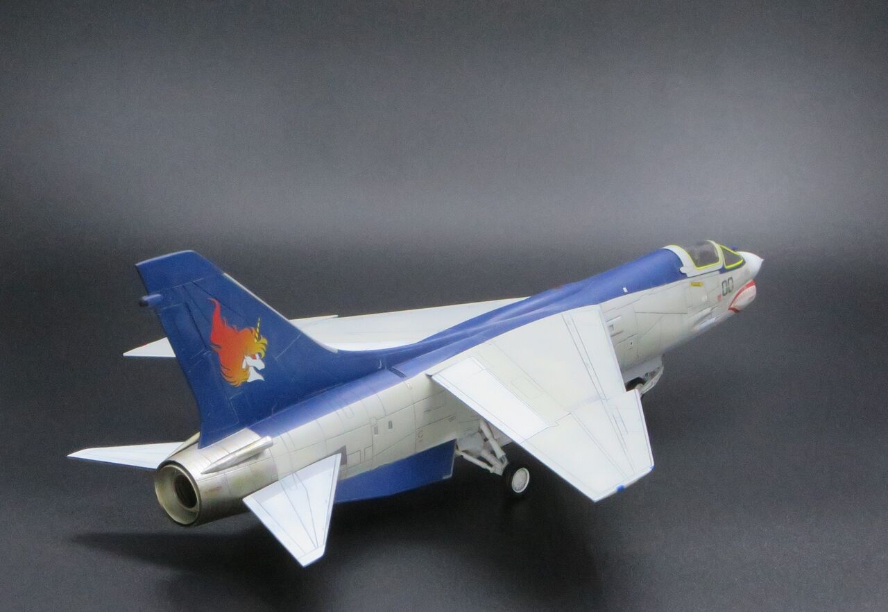 F-8クルセイダー 1/72モデル 1/72 F-8クルセイダー 外翼|アカデミー用 - モデルアート 通販