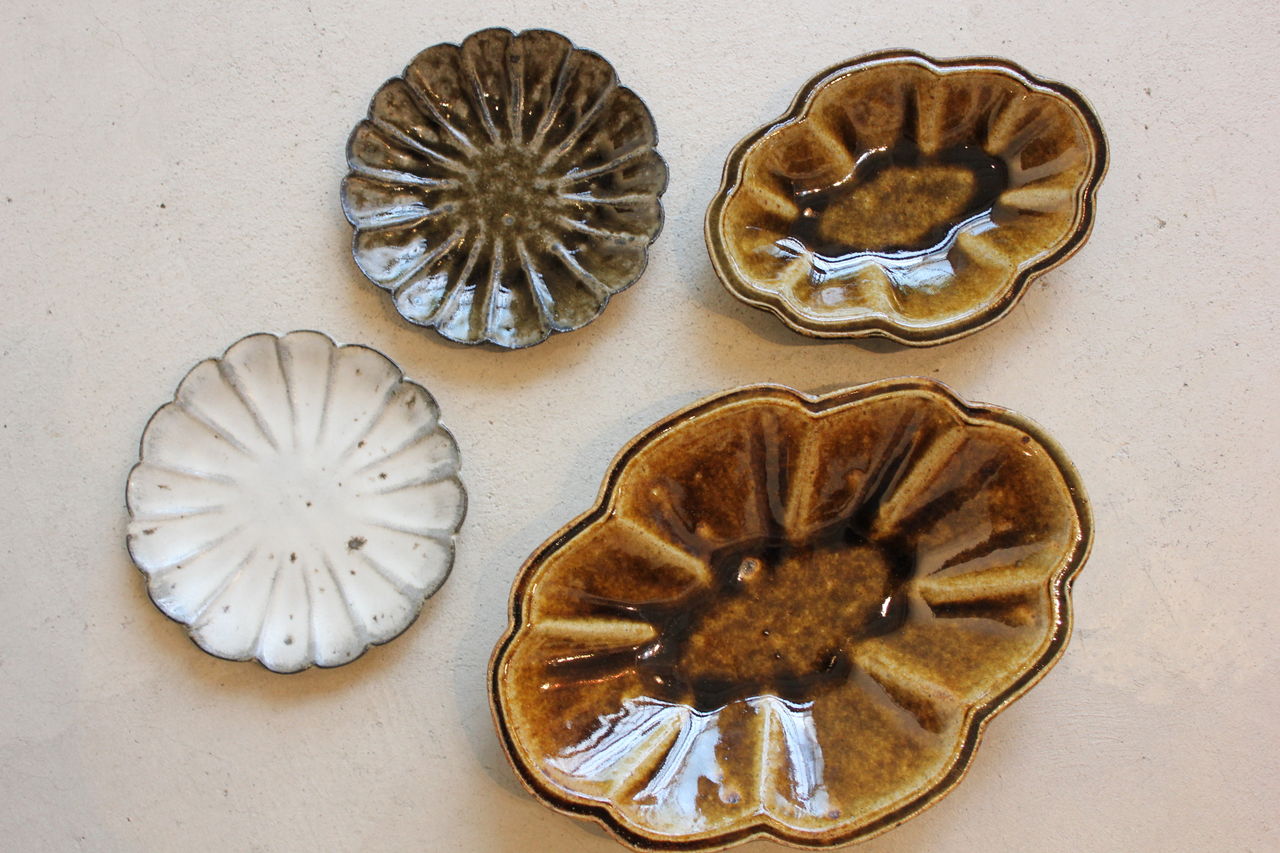 余宮隆 飴釉木の葉皿