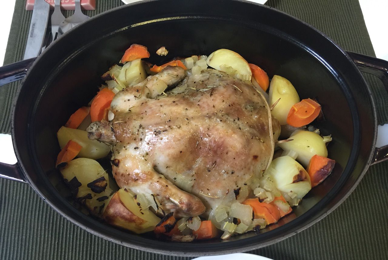 ストウブオーバル27cmで丸鶏のオーブン焼き。 : 鍋好きのごはん日記。