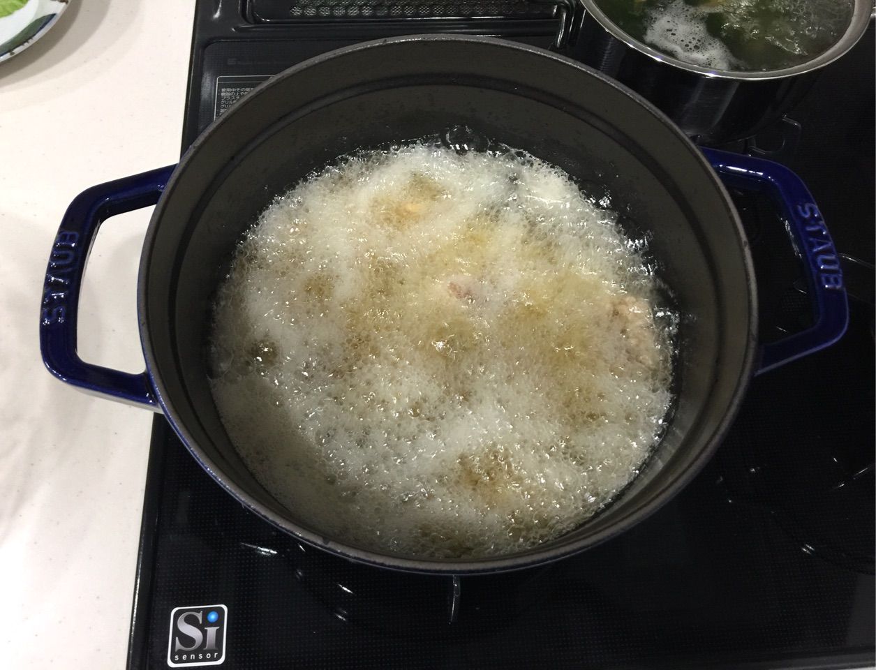 ストウブ ピピっとコンロで唐揚げの晩ごはん 鍋好きのごはん日記 Powered By ライブドアブログ