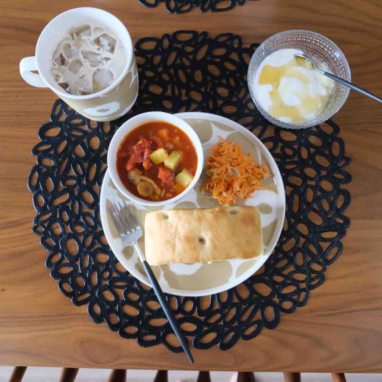 マリメッコウニッコベージュがとっても可愛い！ストウブと北欧食器の