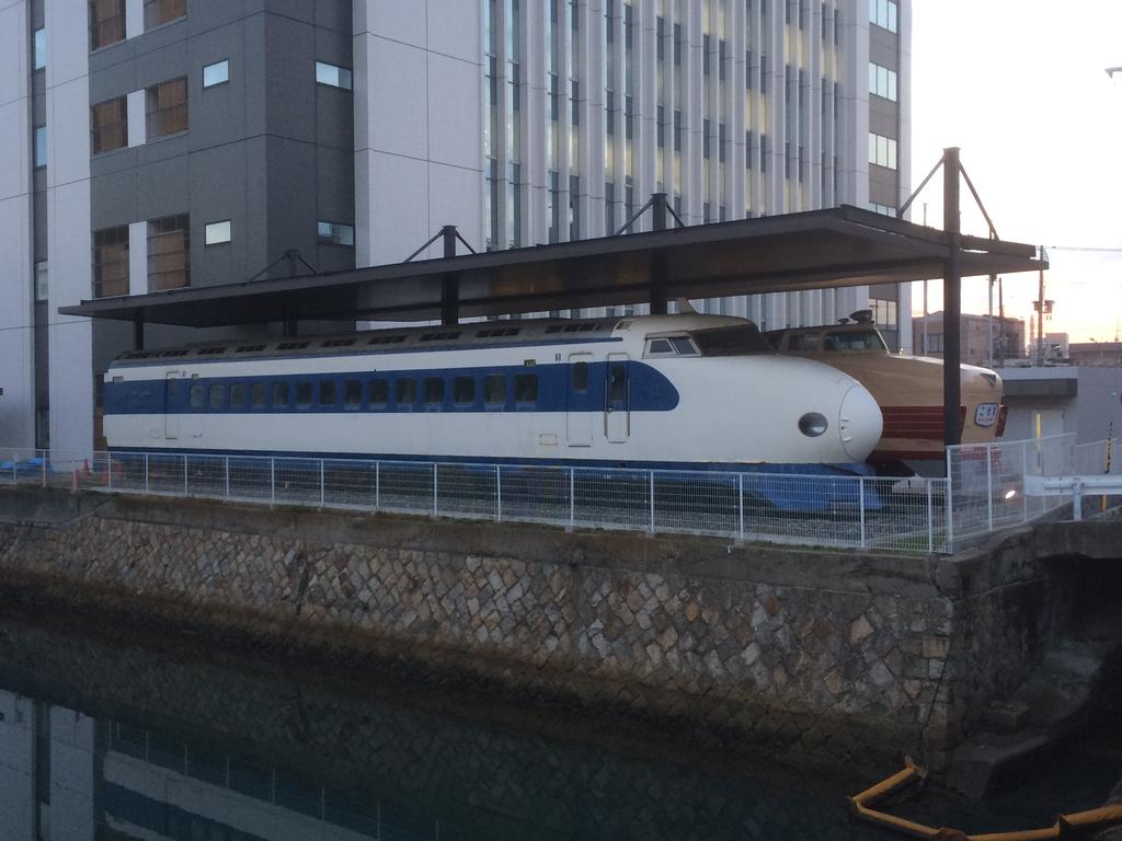 神戸】0系21-7008&クハ26001 川崎重工業兵庫工場本館 : 保存車