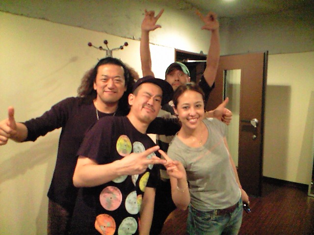 クンゴボンゴ!
arvin homa aya・DJ大自然・渡辺学・よしうらけんじ、そしてホーンズ!
コメントトラックバック クンゴ