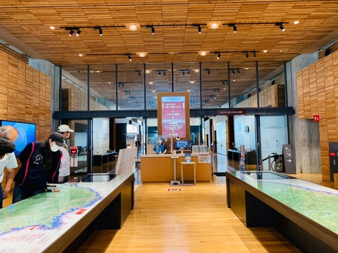 197248F1-DBB3-4258-BC63-95E14C06994A