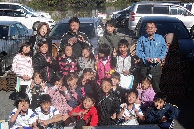 高津橋小学校2年生 チーゲル 陶芸体験 神戸の老舗屋根屋のつぶやき 高津橋小学校2年生 チーゲル 陶芸体験 神戸の老舗屋根屋のつぶやき