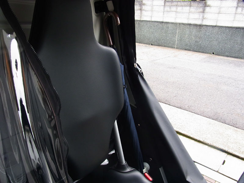 コムスに傘ホルダー作りました 黄色い長靴 Rossoになっちゃった