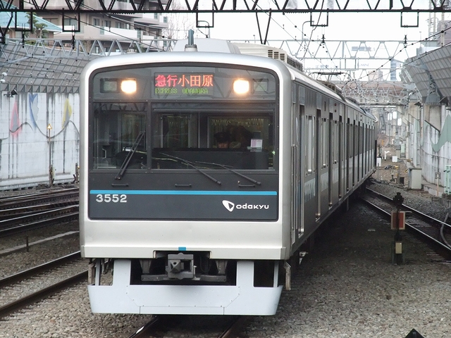 小田急2000形（2052F）の行き先表示器がフルカラーLED式に