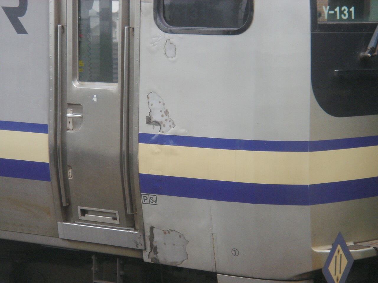 ぼろぼろなe217系先頭部 Always 永遠を駆け抜ける一瞬の僕ら