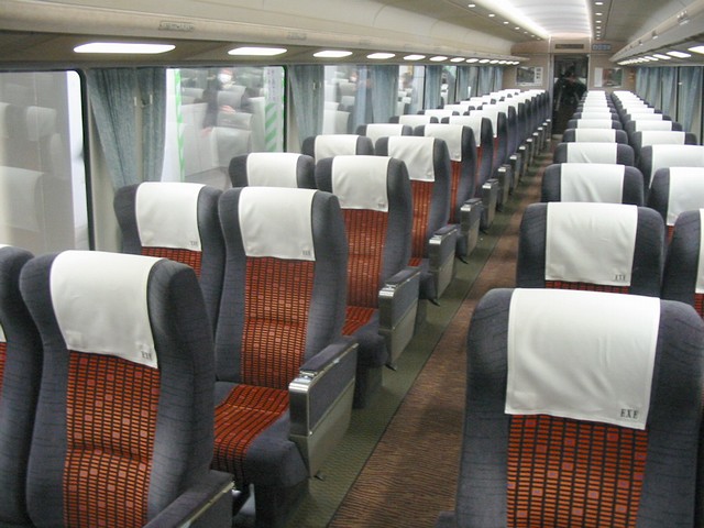 小田急ロマンスカーSSE3000形シート座面 小田急ロマンスカー