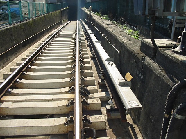 希少 新品 東京地下鉄 銀座線敷設サードレール 日本で最初の地下鉄にはなんと80年以上現役の架線が！ 銀座線の