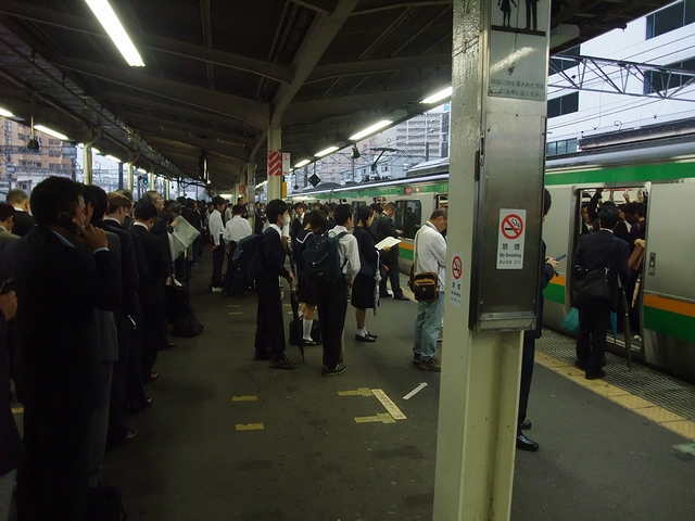 人身事故のため朝の横須賀線 東海道線がストップ Always 永遠を駆け抜ける一瞬の僕ら