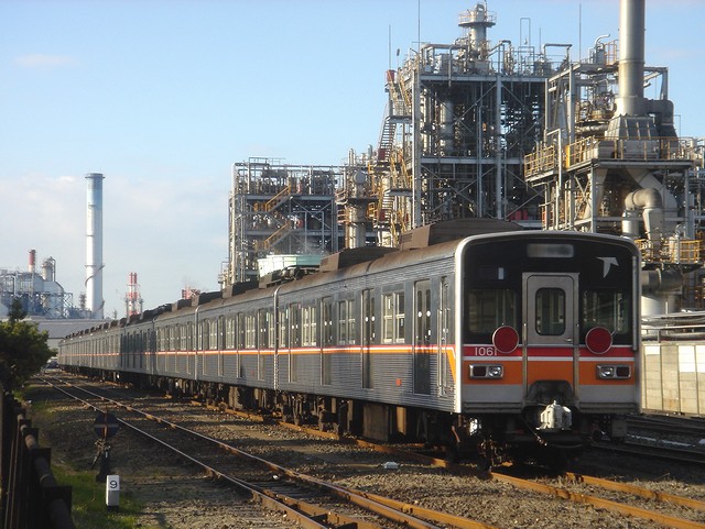 鉄道部品 東葉高速鉄道・インドネシア国鉄 1000形 車番プレート 朝の通勤通学時間帯のジャカルタコタ駅(2007年8月) | 快速ウサギ