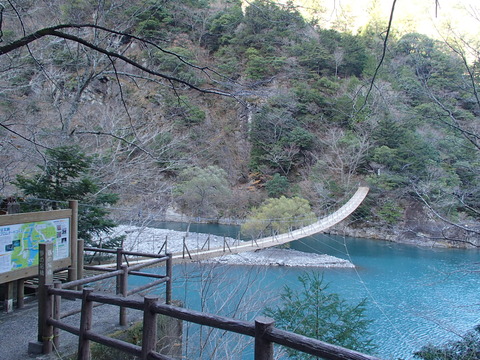 PC070249