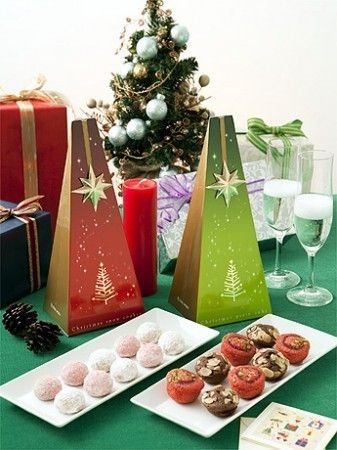 ヨックモックが新作クリスマス菓子 スノーボールクッキー プティケーキ Kunirinblog ヨックモックが新作クリスマス菓子 スノーボールクッキー プティケーキ Kunirinblog