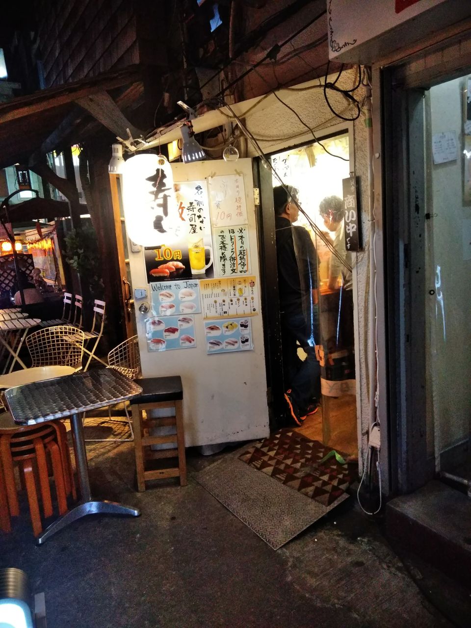 立ち飲み ネタ ２０１８年１０月１３日 立ち飲み接待向け ネタ In新宿 名前のない寿司屋 立ち飲み 立ち食い ネタ １０円寿司 ぼぶの飲み食い歩き日記など ぼぶ会の記録パート２