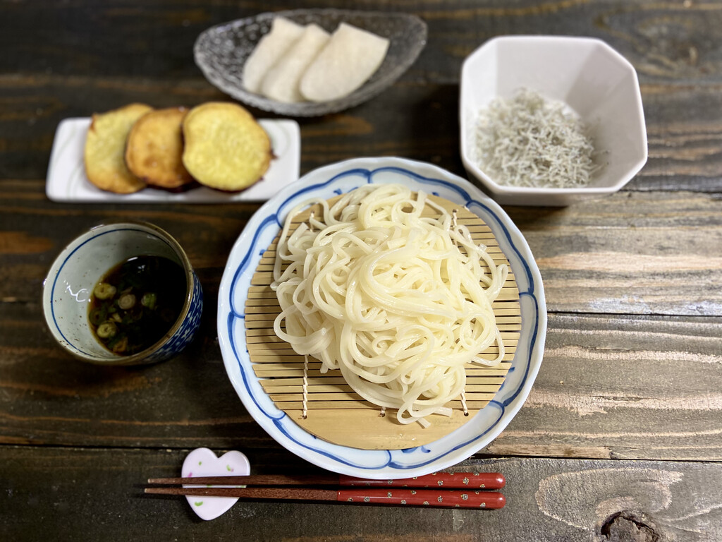 高品質新品 つるりとしたのどごしと餅のような粘り 麺そのものが持つ旨味が自慢です 海津屋 氷見うどん細めん Traumatologiabritanico Com Ar