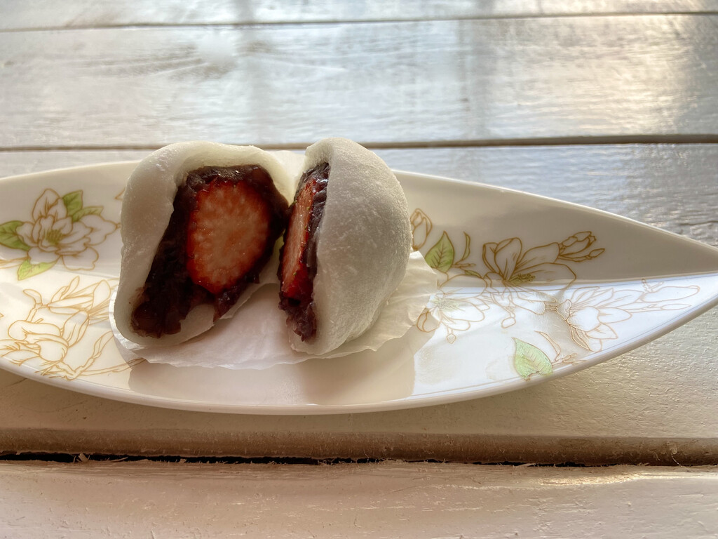 主人のお使い むか新 春の和菓子 クピの蒼い風