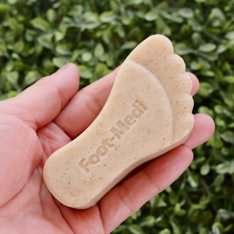 目指せ足裏美人 フットメジ 足用角質クリア石鹸 クピの蒼い風