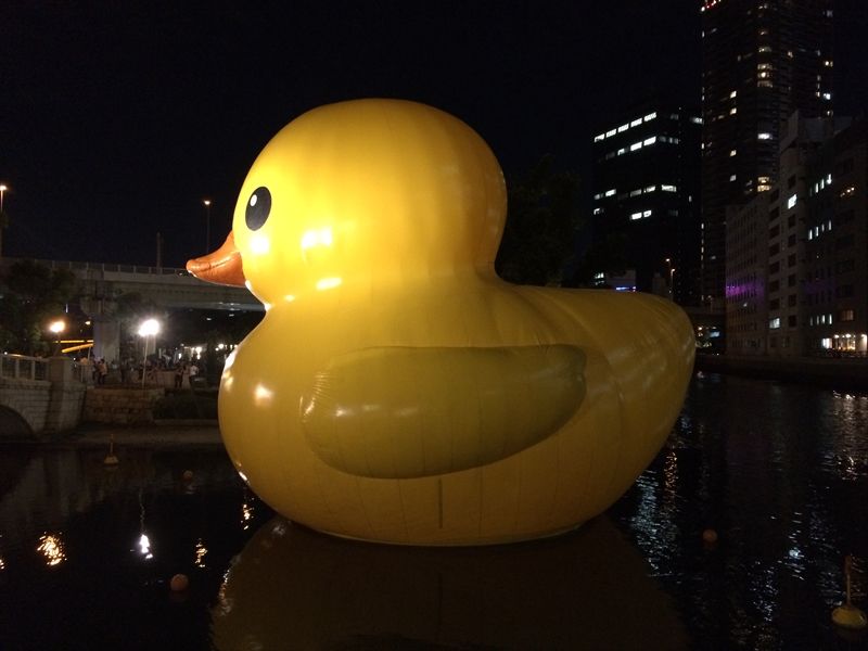 ラバーダック プロジェクト 世界中を旅する巨大アヒル 大阪グルメ くらくらな日々z 関西 神戸 京都 東京