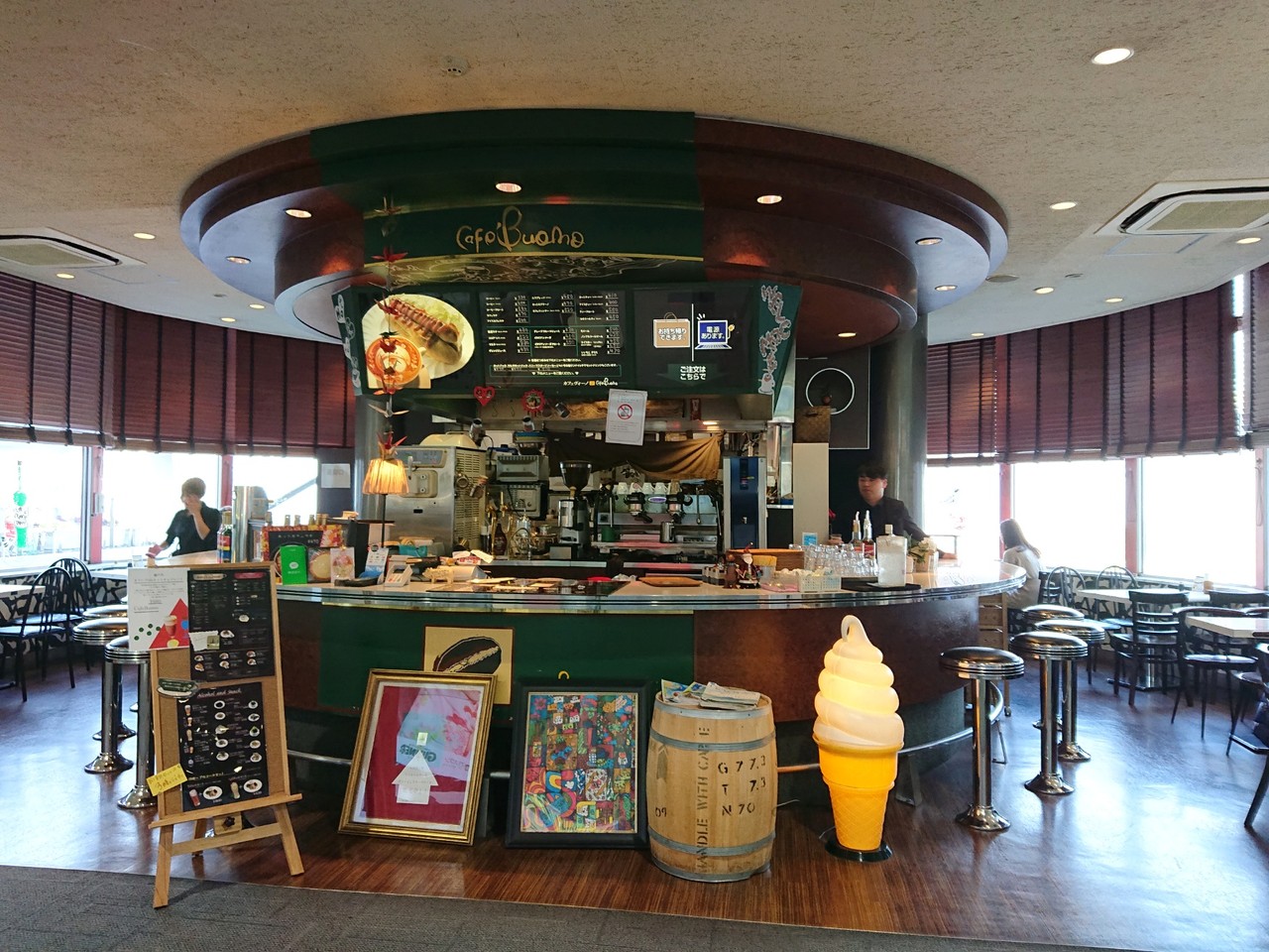 高松空港 カフェ ヴォーノ マユリ ナの暇つぶし 香川と福岡 食べ歩き