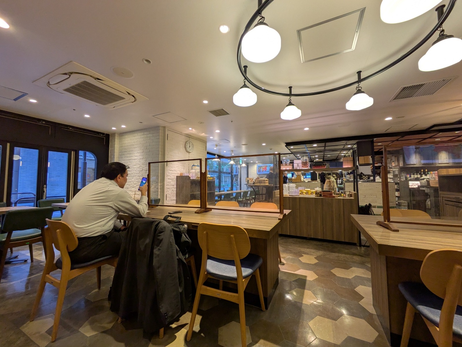 PXL_20251103_215727206