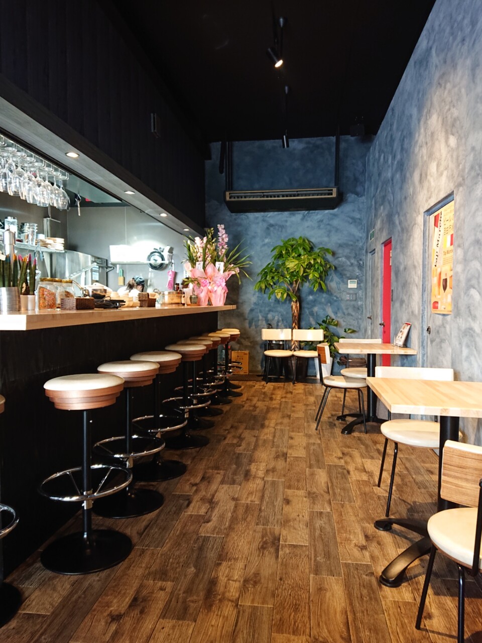 Cafe Bar まるさんかくしかく 丸亀市 マユリ ナの暇つぶし 香川のお店 食べ歩き Cafe Bar まるさんかくしかく 丸亀市 マユリ ナの暇つぶし 香川のお店 食べ歩き