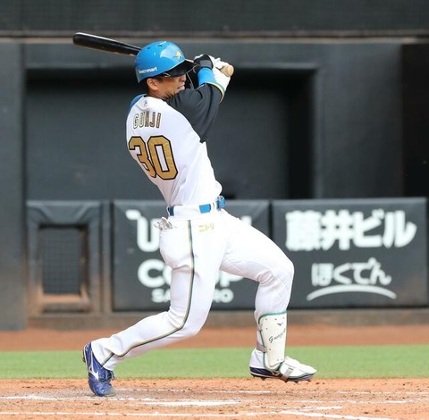 日ハム郡司「昨日北海道に来て初めておいしいお寿司を食べました。ホームランも打てました」