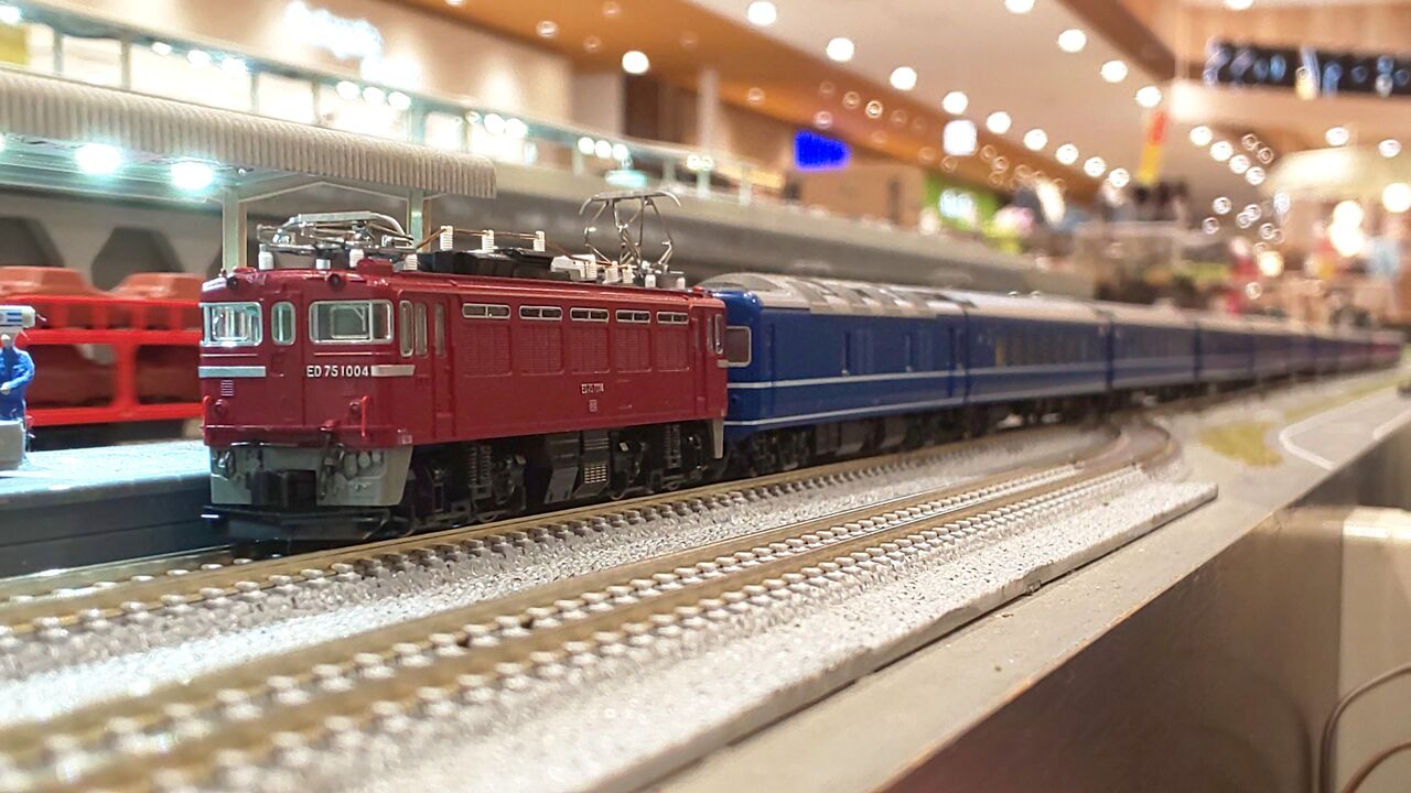 KATO 10-811/812 24系寝台特急「ゆうづる」 : KurekouPortal