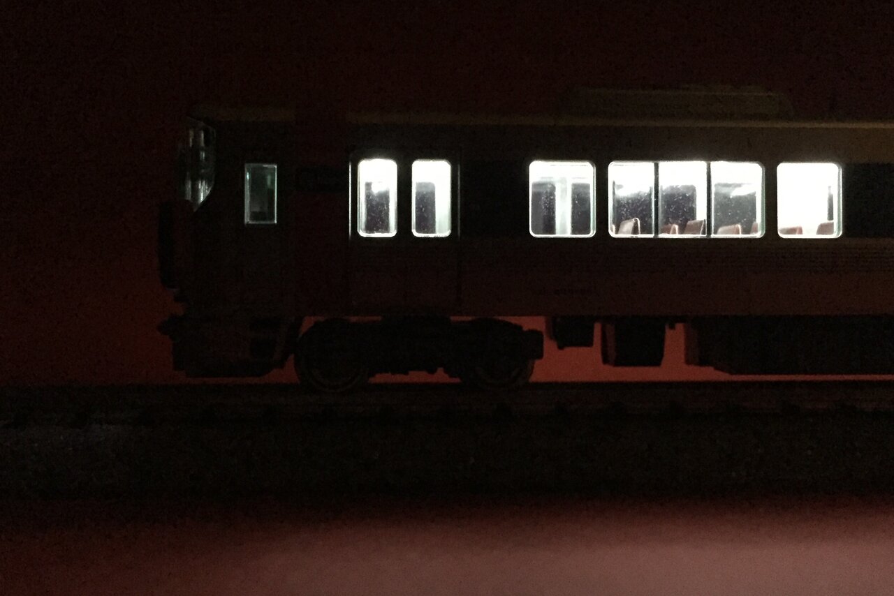 KATO 227系の整備(室内灯取付等) : KurekouPortal