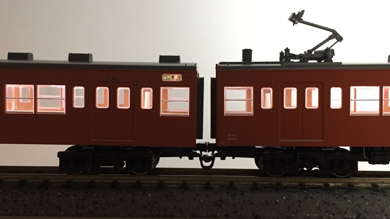 KATO 201系(中央線色) シングルアームパンタグラフ装備 KATO 201系(中央線色) シングルアームパンタグラフ装備