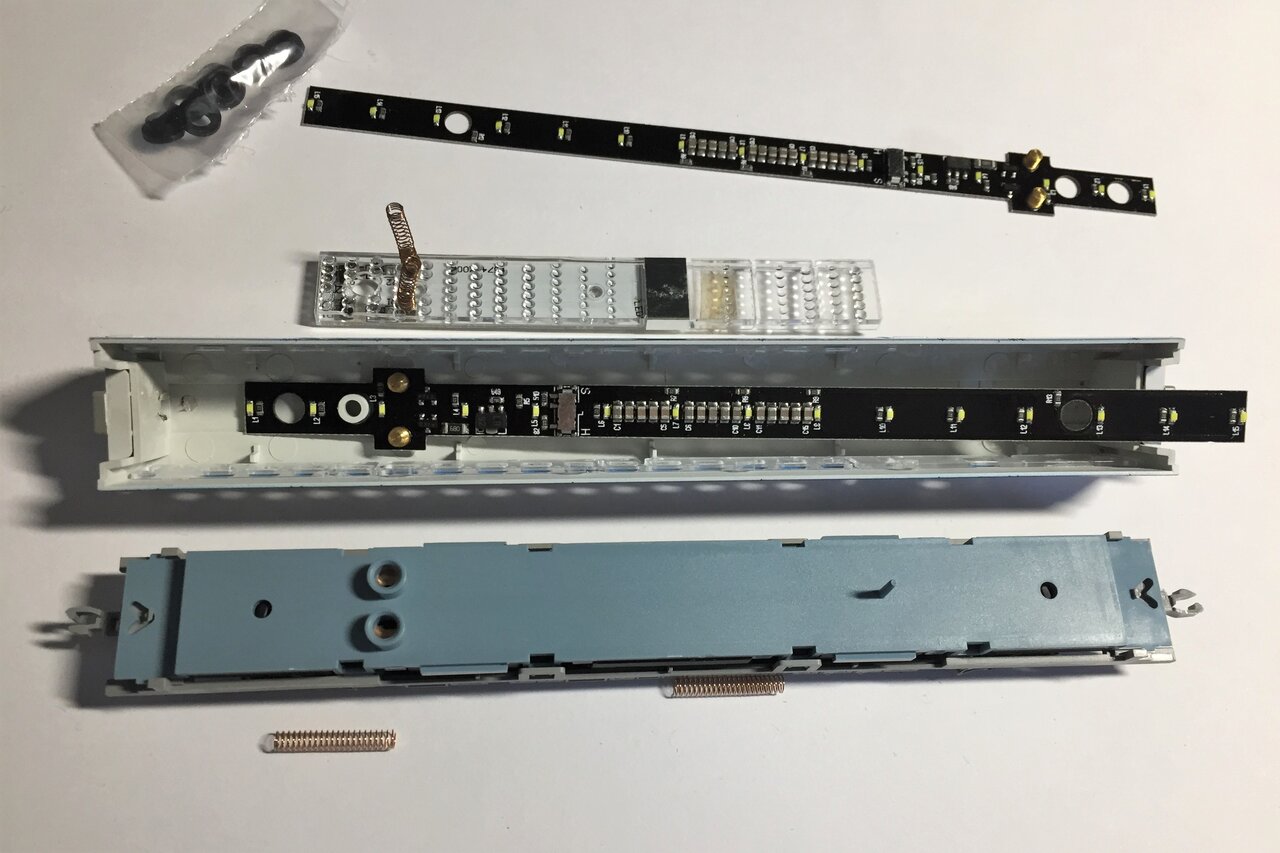 MICRO ACE製100系&300系に室内灯を装着 : KurekouPortal MICRO ACE製100系&300系に室内灯を装着 : KurekouPortal