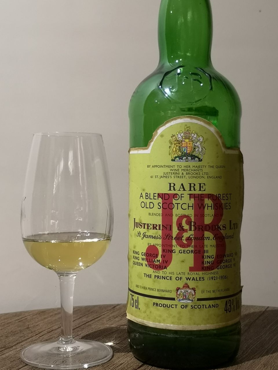 J&B レア 1980年代流通 43% : くりりんのウイスキー置場 J&B レア 1980年代流通 43% : くりりんのウイスキー置場