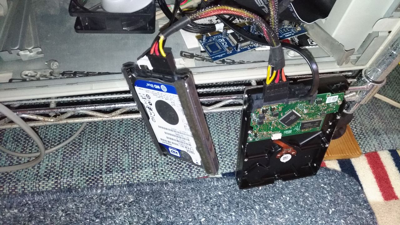 Fujitsu 富士通ノートPC FMVWJA2S57 をSSDに換装 : 還暦くりやん旅に出る