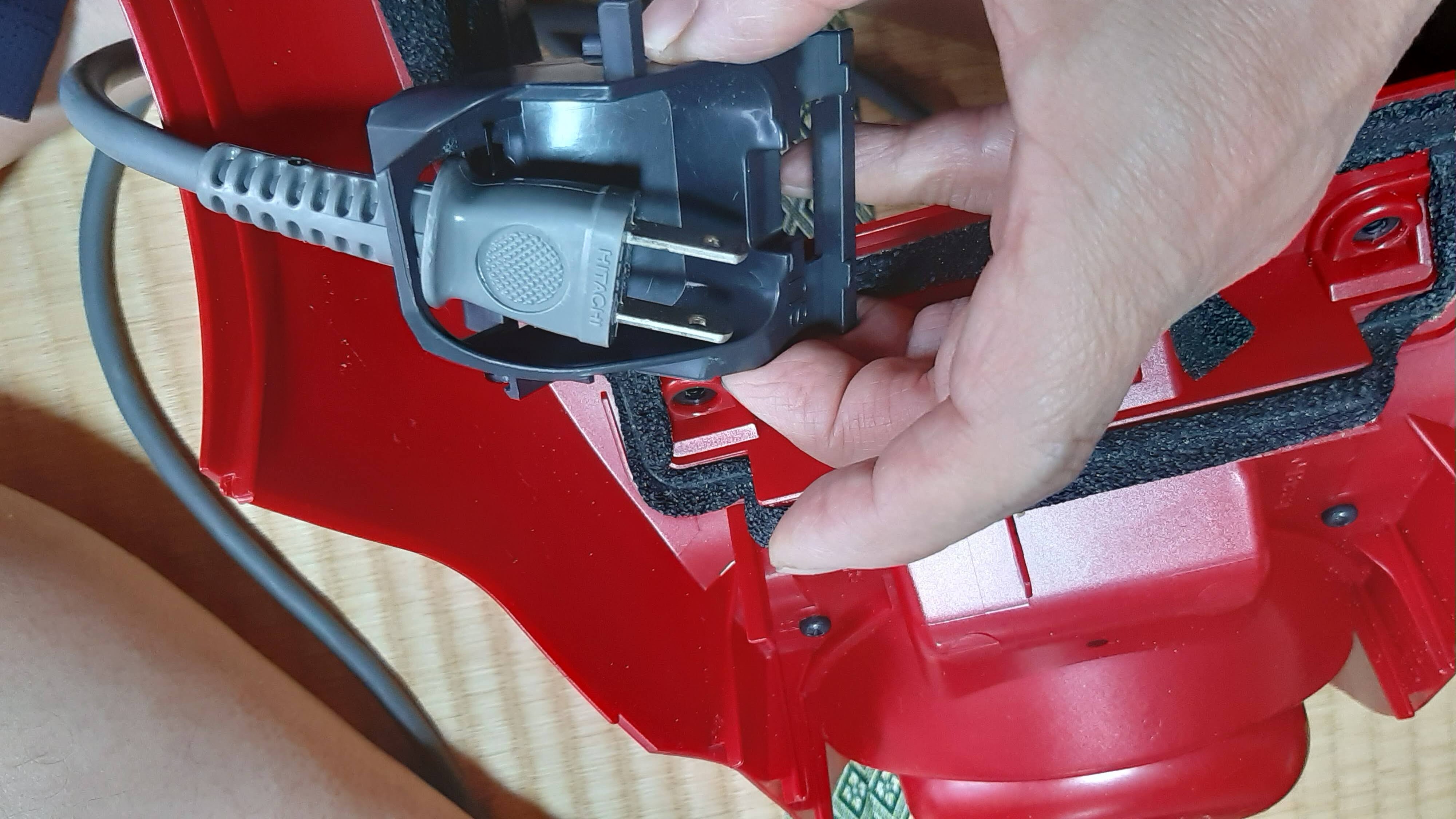 日立サイクロン掃除機CV-SW7000の基板修理 : 還暦くりやん旅に出る 日立サイクロン掃除機CV-SW7000の基板修理 : 還暦くりやん旅に出る