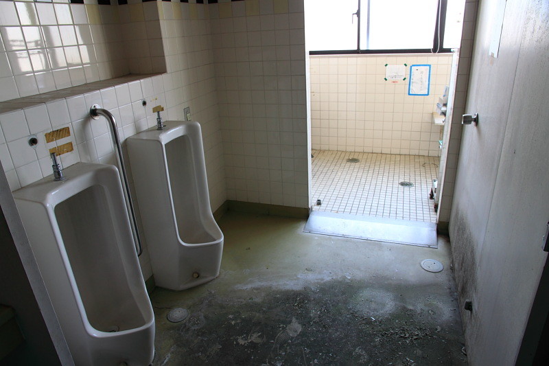 特別企画 廃墟のトイレ その3 くろべぇの廃墟