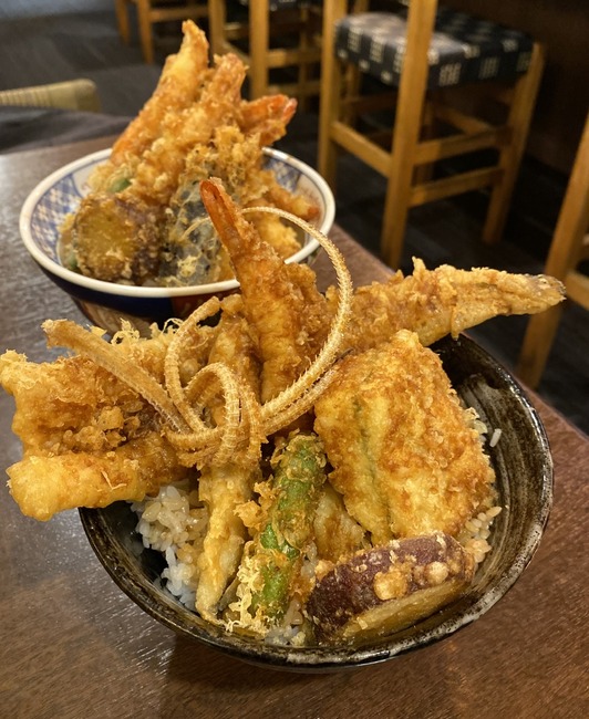 浅草で巨大な天ぷら丼 天麩羅 秋光 実食口コミブログ くろにゃんの孤高のグルメ旅
