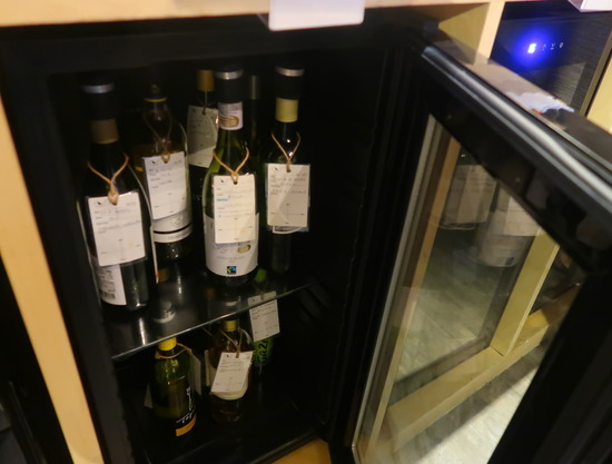 7FAA08A4-FDD4-435B-9157-C8DF0A117AEA