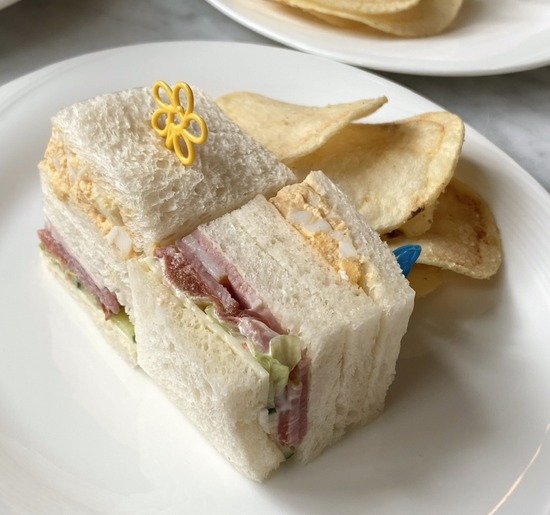 B29D121C-3947-43D8-B729-1DDF738DD1D5