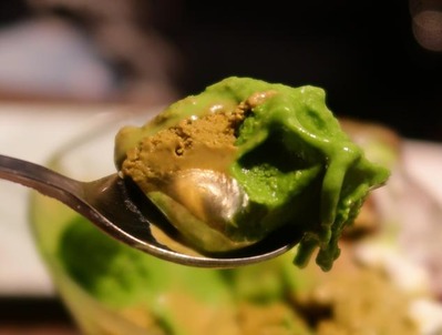 D81DCF08-0742-4B80-B942-089ECF98973D