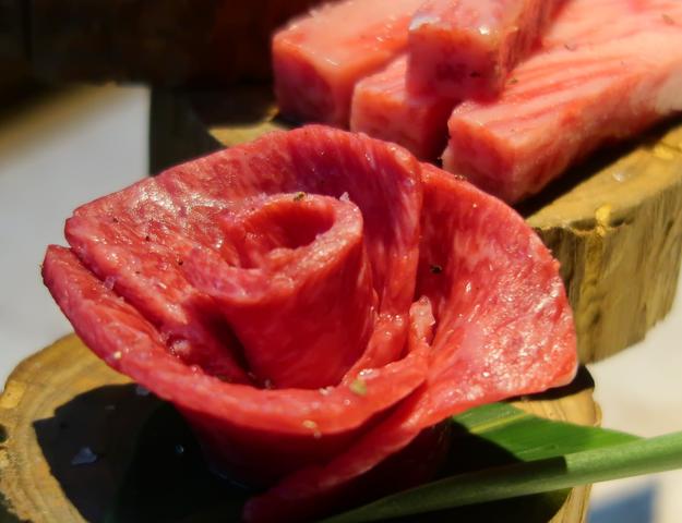 コスパいい 黒毛和牛ａ４ランクのメス牛を普通の焼肉屋さん並の価格で食べました Ushihachi 牛８ ウシハチ くろにゃんの孤高のグルメ だめだめダイエット