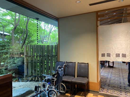 22773E1A-52D9-4E22-8B7F-1B937B34902F